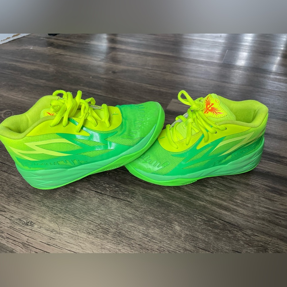 Boys lamelo puma Nickelodeon slime basketball shoes. Size 2.
